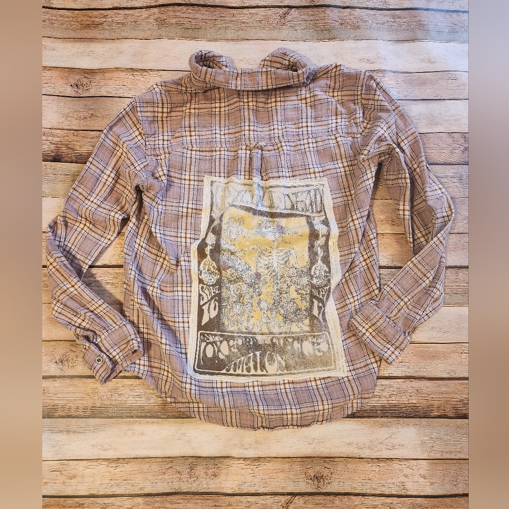 Women's Size XS/S Vintage Plaid Button Down + Ungrateful Dead Concert Tshirt